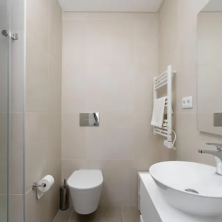 Dalia Modern Five Minutes To アパート