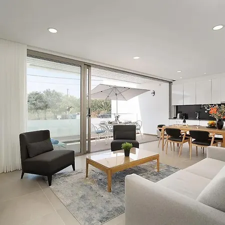 Dalia Modern Five Minutes To