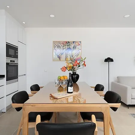 Apartment Dalia Modern Five Minutes To