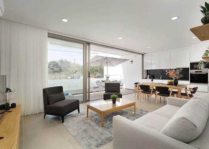 Dalia Modern Five Minutes To Senhora da Luz